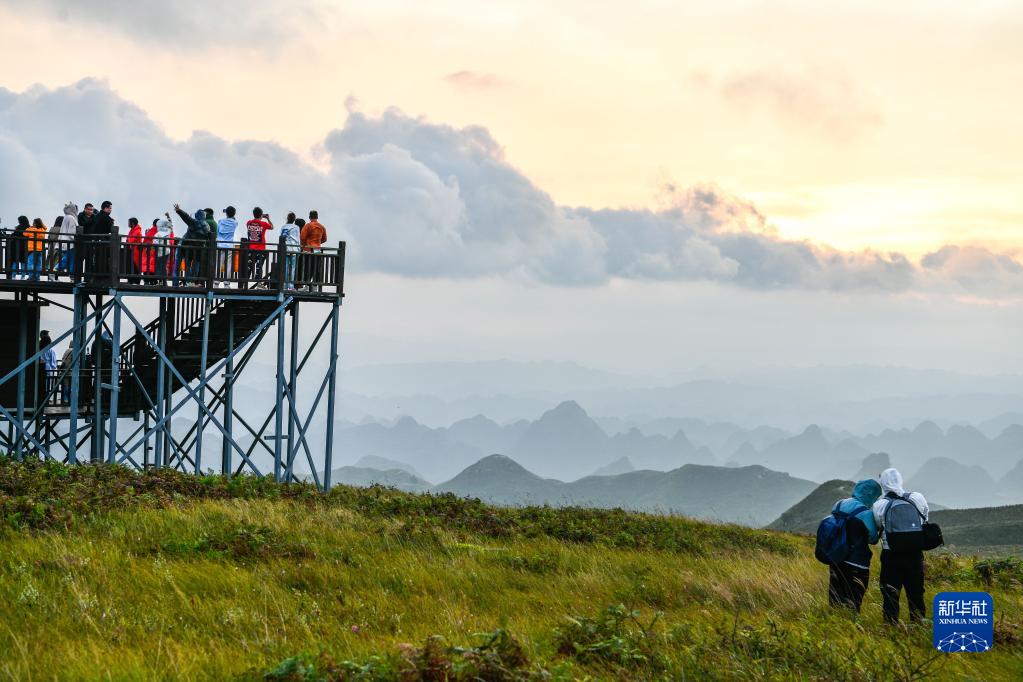 全域旅游助力地方经济繁荣，旅游服务设施全面升级新篇章