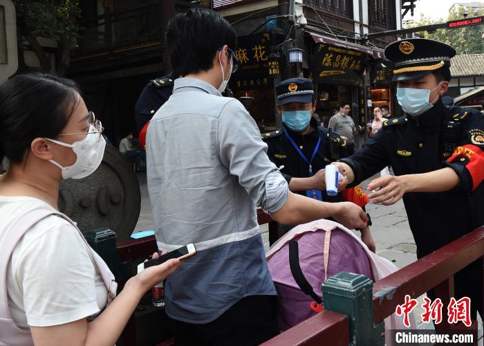 重庆磁器口古镇文化活动，魅力之地吸引市民瞩目