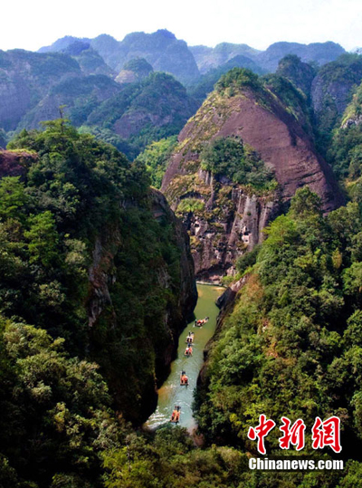 福建泰宁丹霞地貌探秘，航拍新视角畅游之旅