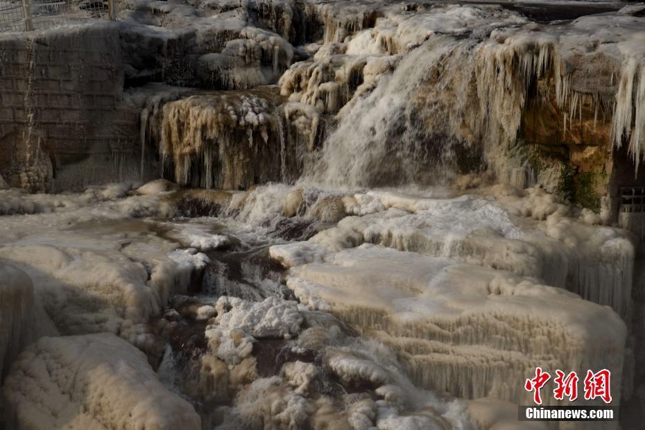 陕西壶口瀑布冰瀑景观观赏高峰来临