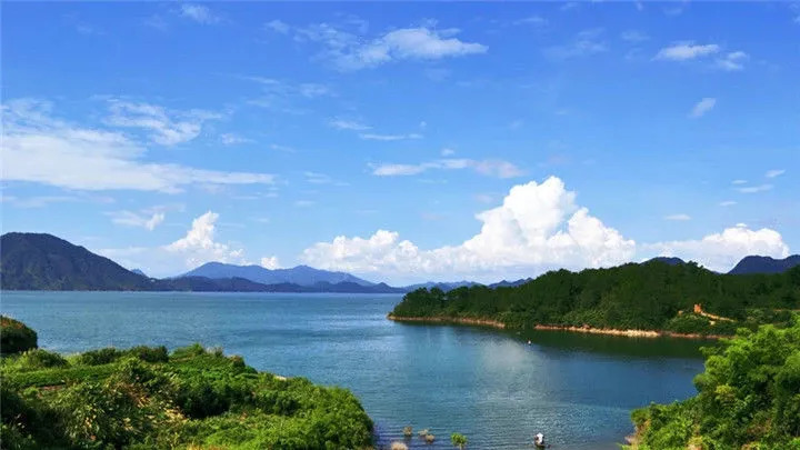 安徽黄山太平湖全新推出水上探险项目，挑战自然，畅享激情之旅